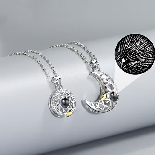 Sol y Luna Infinito – Collar Multilenguaje del Amor